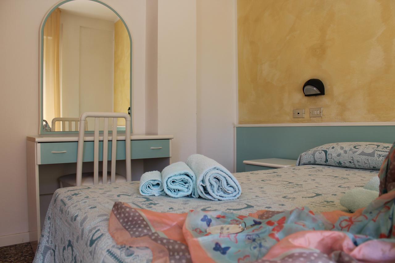 Hotel American Bellaria-Igea Marina Oda fotoğraf